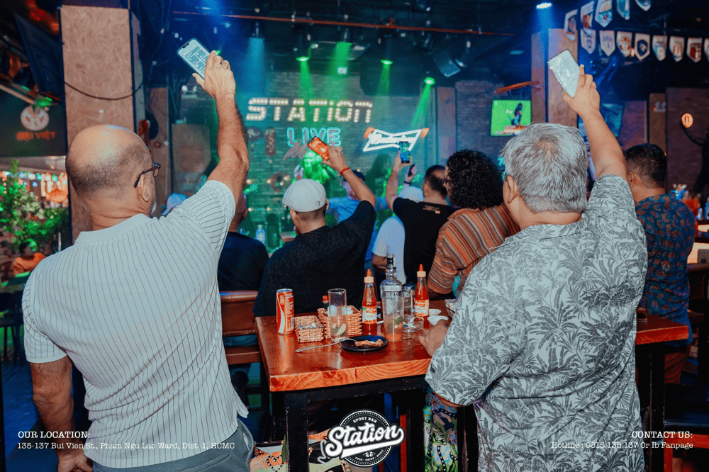 Enjoy live rock music, play pool, watch favorite games and soak up the lively sports bar atmosphere (Source: Fanpage STATION SPORT BAR)